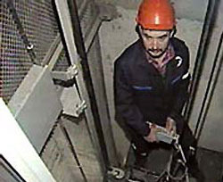 В Киеве лифт раздавил электрика 
