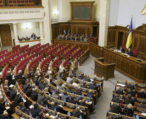 Украинцы осудили депутатов за блокаду Рады 