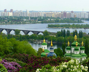 Названы самые загрязненные и самые чистые районы Киева  