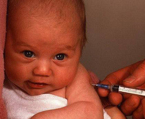 Отныне перед прививкой врачи должны тщательно обследовать каждого ребенка  