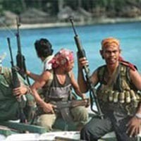 Моряки отбились от сомалийских пиратов коктейлем Молотова 
