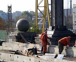 Московскую площадь будут строить круглый год 
