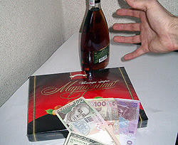 Декан выставляла оценки за деньги 