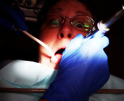 В кабинете у стоматолога Бога встречают чаще 