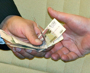 Донбасского судью взяли за взятку в 1000 доларов 