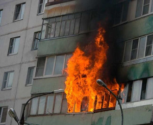 На пожаре в Мариуполе погибла женщина  