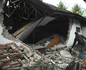 Количество жертв землетрясения в Индонезии выросло до 770 человек  