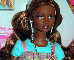 Появилась целая компания чернокожих кукол Барби 