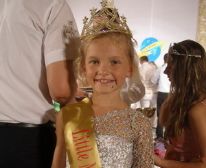 На конкурсе «Мини-мисс мира» запорожанке надели корону 