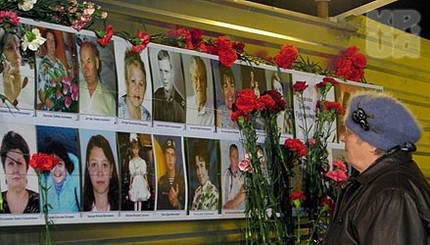 В Евпатории почтили память погибших во время взрыва пятиэтажки 