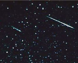 Комета Галлея приступила к бомбардировке Земли 