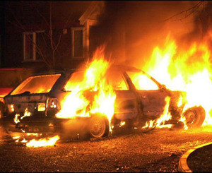 Во Львовской области бандиты сожгли машину мэра  