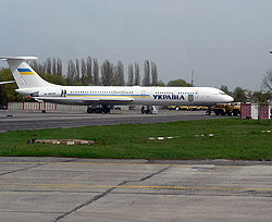 Самолет Ющенко не смогли посадить во Львове 