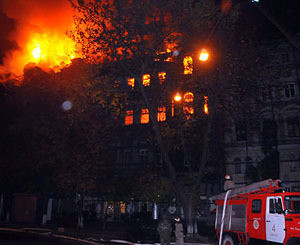 В Одессе во второй раз загорелся архитектурный памятник дом Руссова 