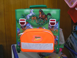 Дети, несмотря на угрозу эпидемии, «тусуются» в парках 