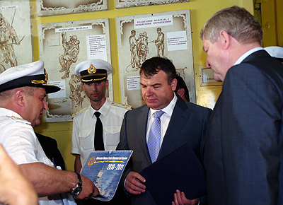 Министры обороны Украины и России встретились в Крыму