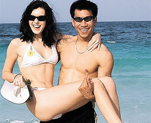 Русская «Мисс Вселенная-2005» вышла замуж за тайского миллионера  