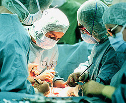Хирурги пять раз перепутали, и провели операции не на том органе 