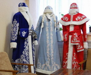 Дедов Морозов и Снегурочек оденут в «классику» 