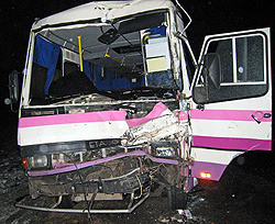 Четверо людей погибло после столкновения «Форда» и автобуса «Школярик» 