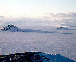 К Новой Зеландии плывут огромные глыбы льда из Антарктиды  