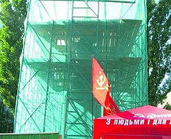 Завтра памятник Ленину вернется на Бессарабку 