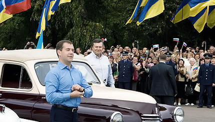 Медведев «заразил» Януковича «Победой»