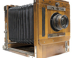 На украинской границе поймали итальянца со старинным фотоаппаратам  