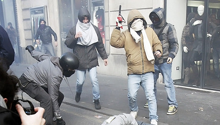 Италия бунтует против Берлускони