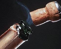 Московским врачам и учителям запретили шампанское в Новый год 