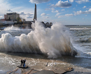 В Крыму объявлено штормовое предупреждение 