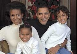 Барак Обама с семьей посмотрел 