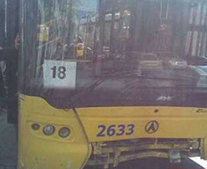 В Киеве легковушка протаранила троллейбус с пассажирами  