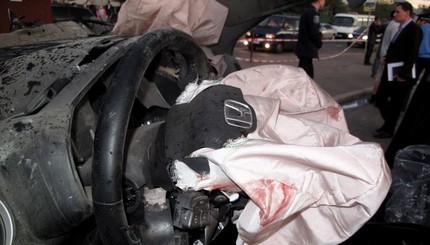 Авария в Киеве: Иномарка влетела в пешеходный переход