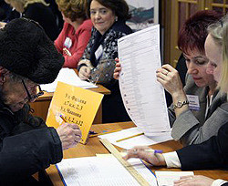 Во Львове на одном избирательном участке голосуют Тимошенко, Ющенко, Литвин, Тягнибок, Мороз и Яценюк 
