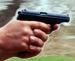 Под Киевом с помощью детского пистолетика ограбили АЗС 