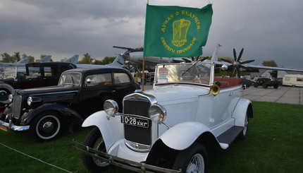 Фестиваль OldCarLand-2016 собрал много эксклюзивной техники Украины