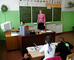 Запорожские школьники в день после выборов будут учиться 