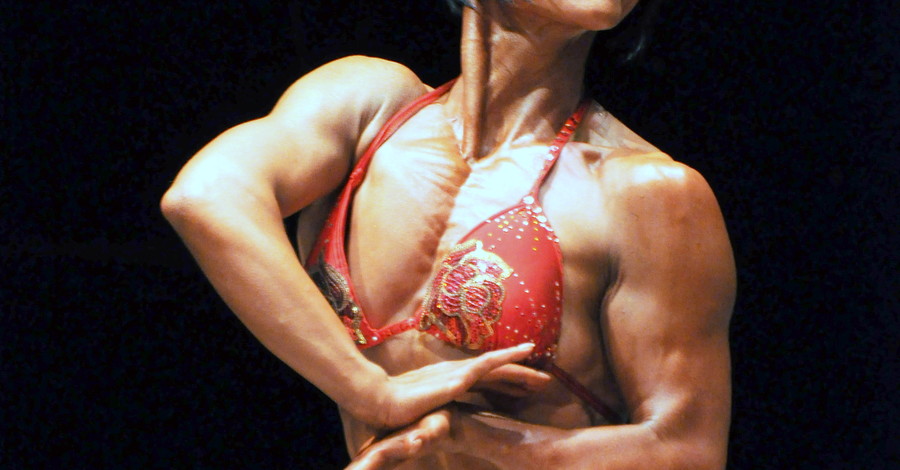 Бодибилдеры поиграли мускулами в Симферополе