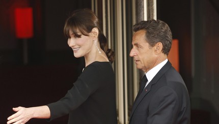 Саркози и Бруни показали новорожденную дочь 