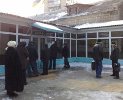 В Донецке перед открытием на участках шахтеры выстраивались в очередь 