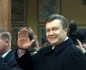 На избирательный участок Янукович приехал духовно очищенным 