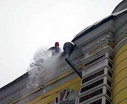 В Лубнах из-за снега обвалилась крыша школы  