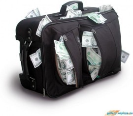 Милиция задержала криворожца с чемоданом денег 