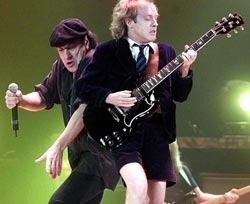 AC/DC побили рекорд U2 по продаже билетов  
