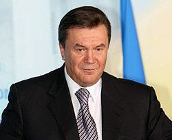 Янукович подписал указы о реформах и о борьбе с бедностью и коррупцией 