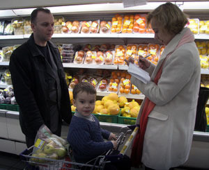 Потребительская корзина от «Комсомолки»: В феврале больше всего дорожали свежие овощи и «молочка» 