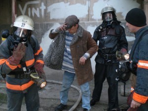 В Феодосии спасли на пожаре пьяного, чудом выжившего в дыму 
