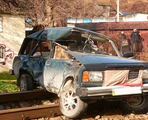 В Крыму поезд столкнулся с автомобилем 