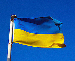 Донецкий суд заставил дипломатов снять со здания министерства украинский флаг   